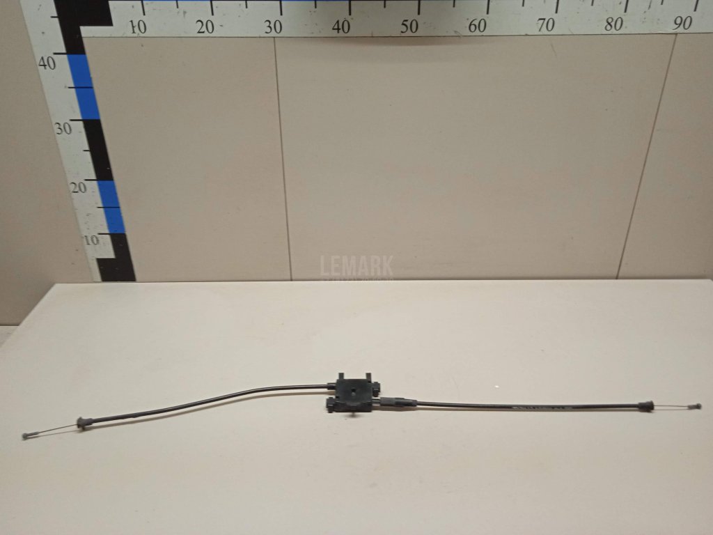 Трос открывания капота