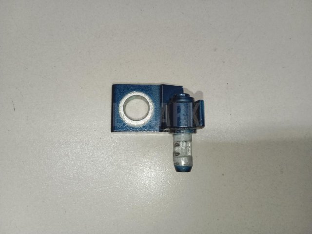 Петля двери