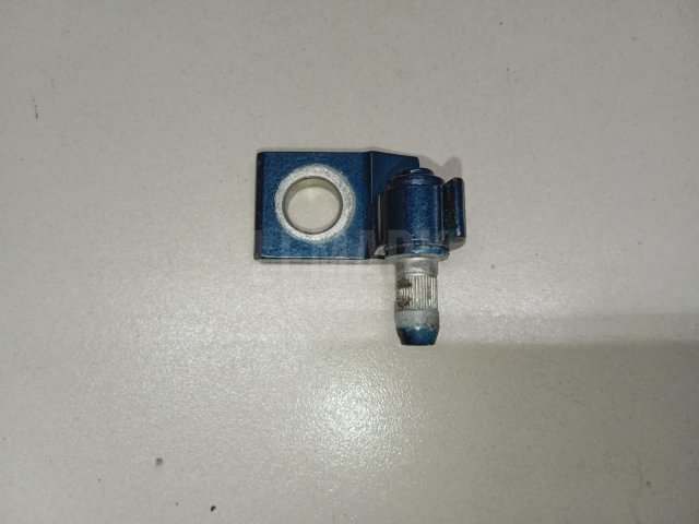 Петля двери