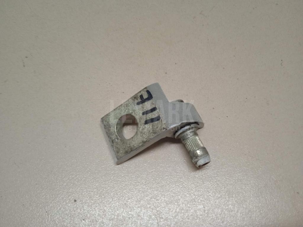 Петля двери