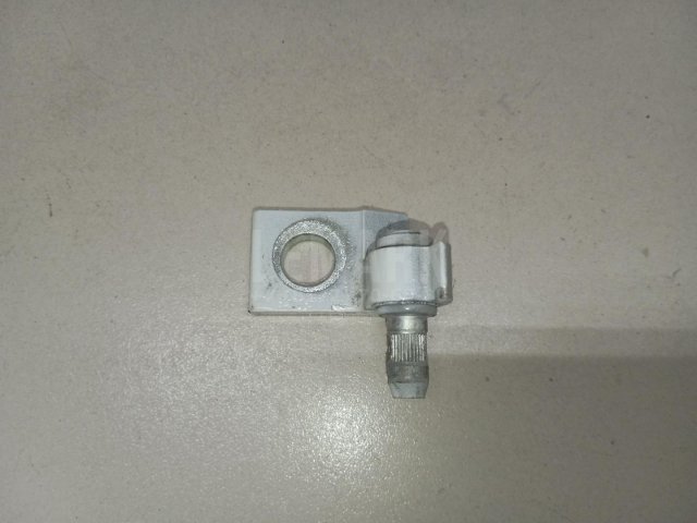 Петля двери