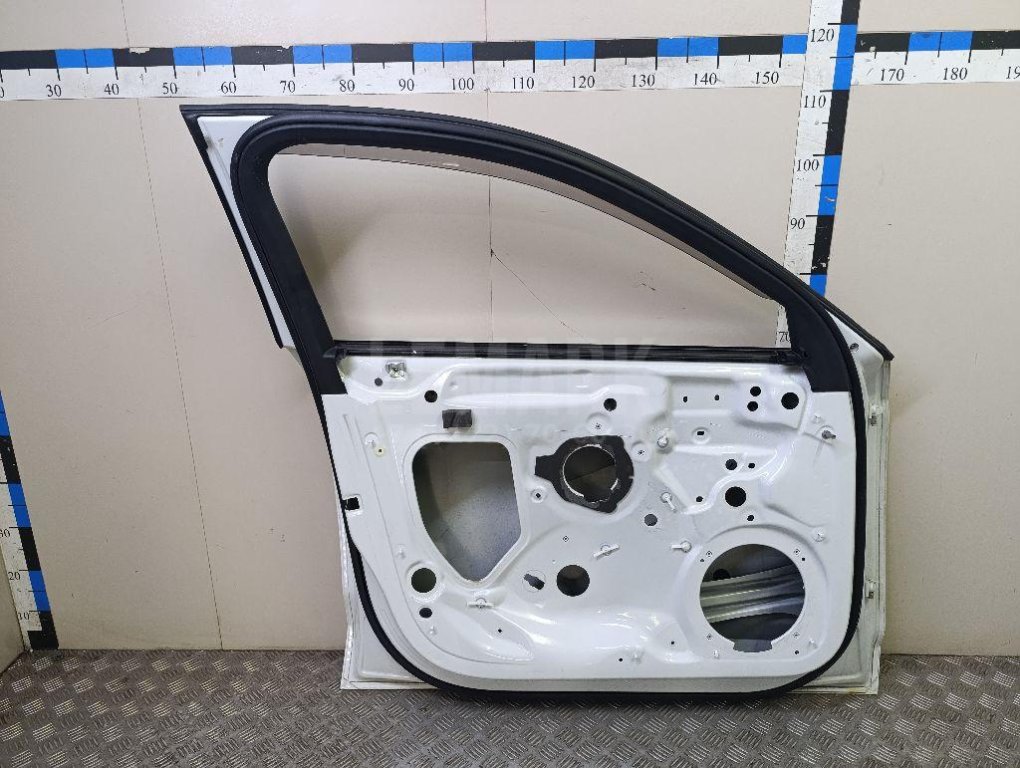 Дверь передняя левая