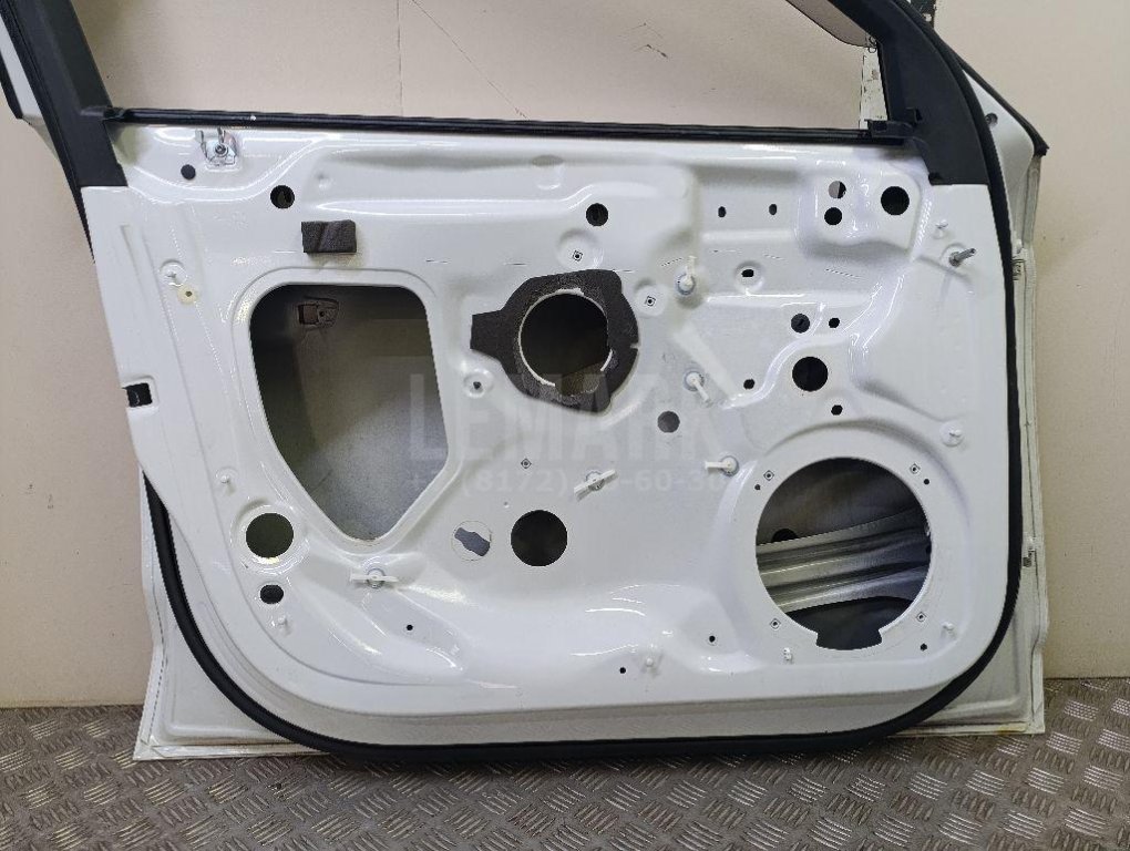 Дверь передняя левая