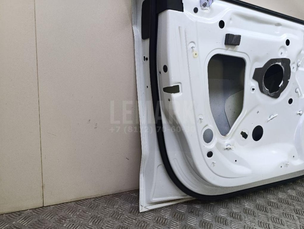 Дверь передняя левая