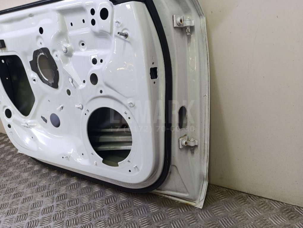 Дверь передняя левая