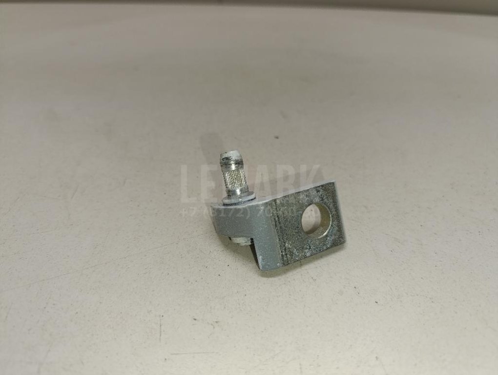 Петля двери