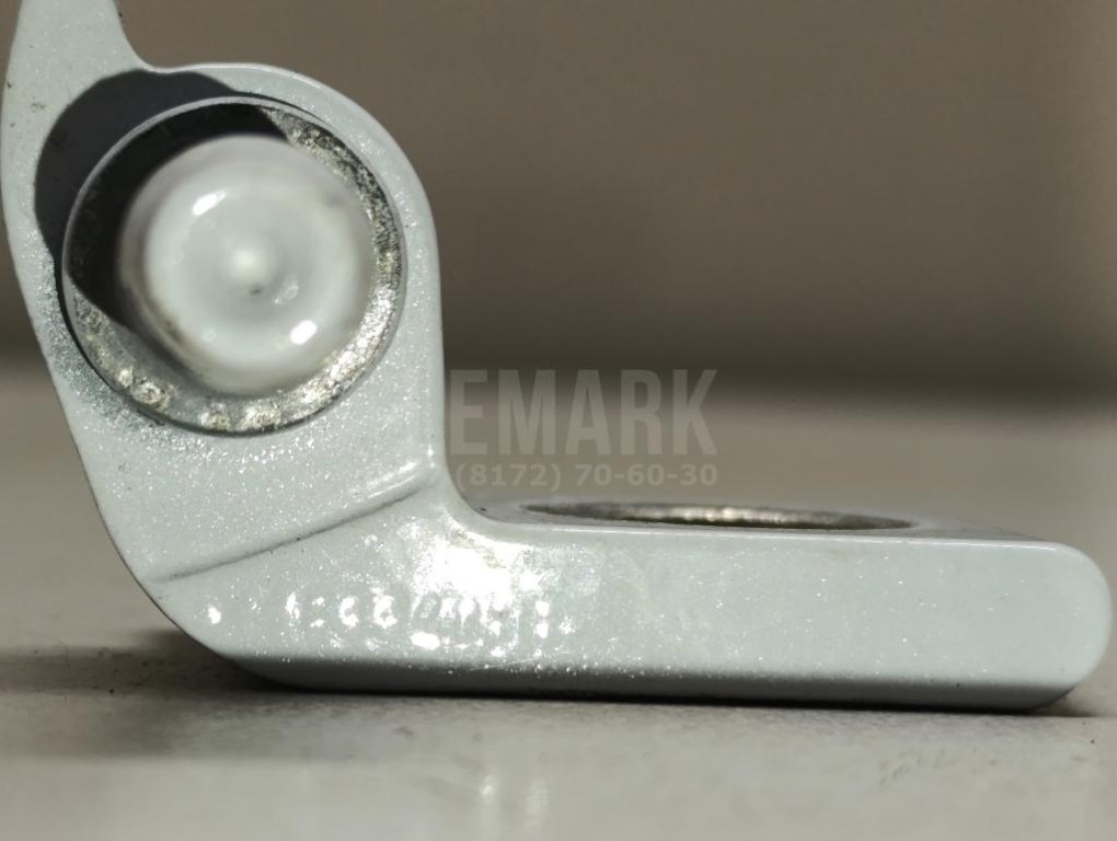 Петля двери