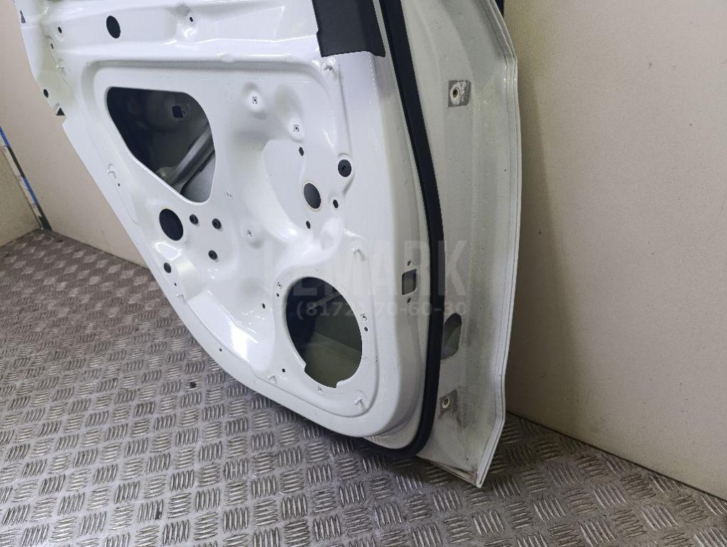 Дверь задняя левая