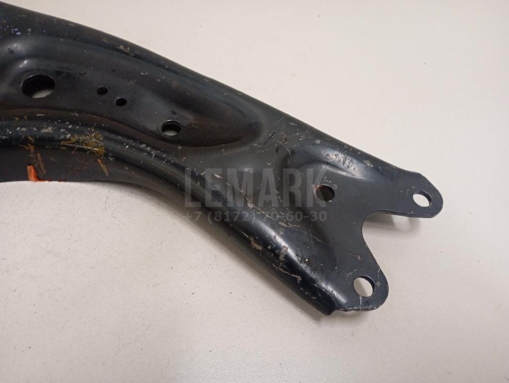 Рычаг передний правый