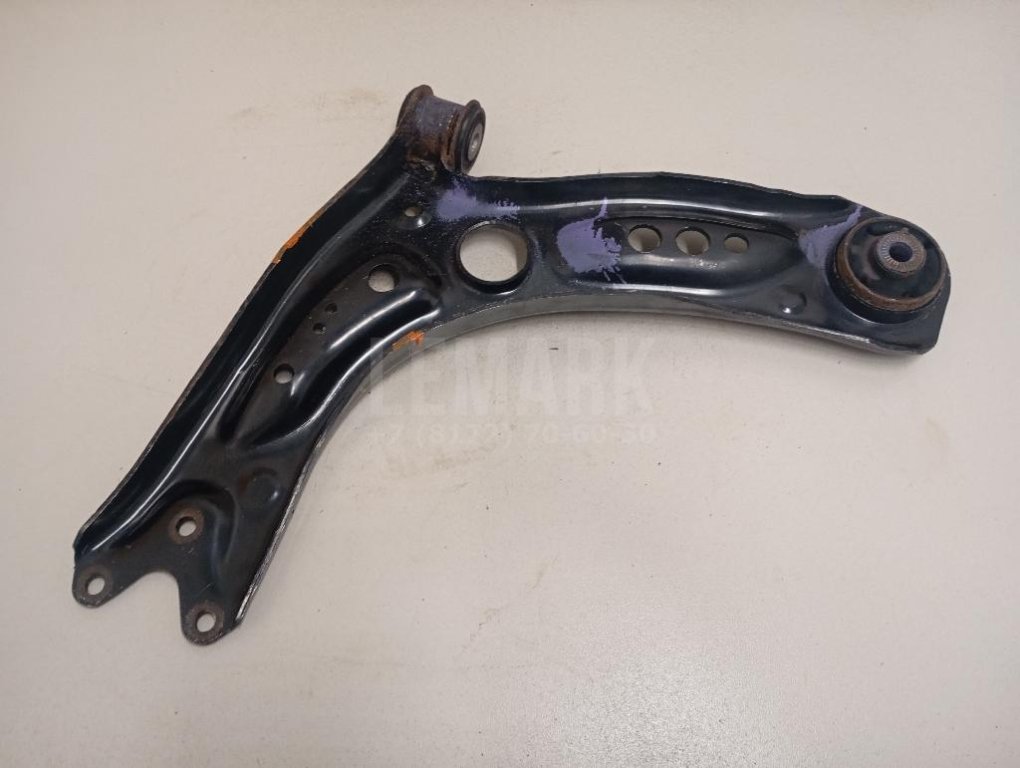 Рычаг передний правый
