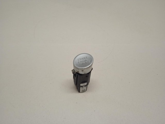 Кнопка запуска двигателя