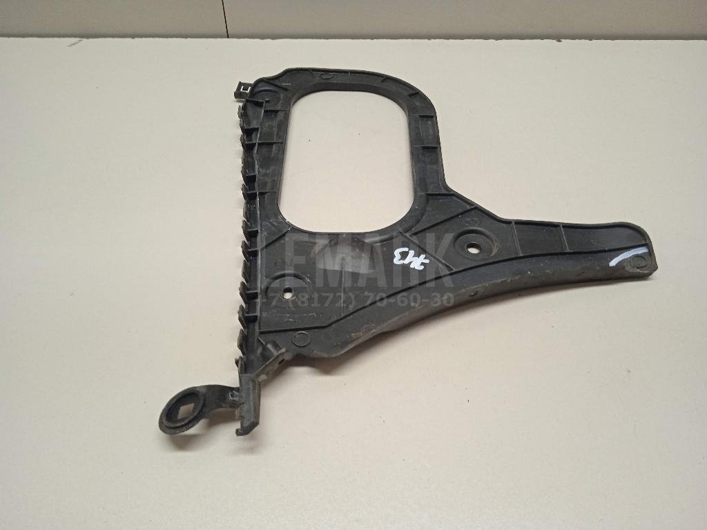 Направляющая заднего бампера левая