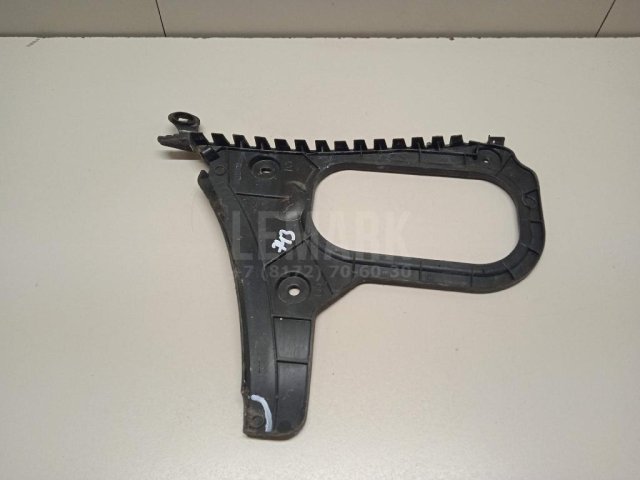 Направляющая заднего бампера левая