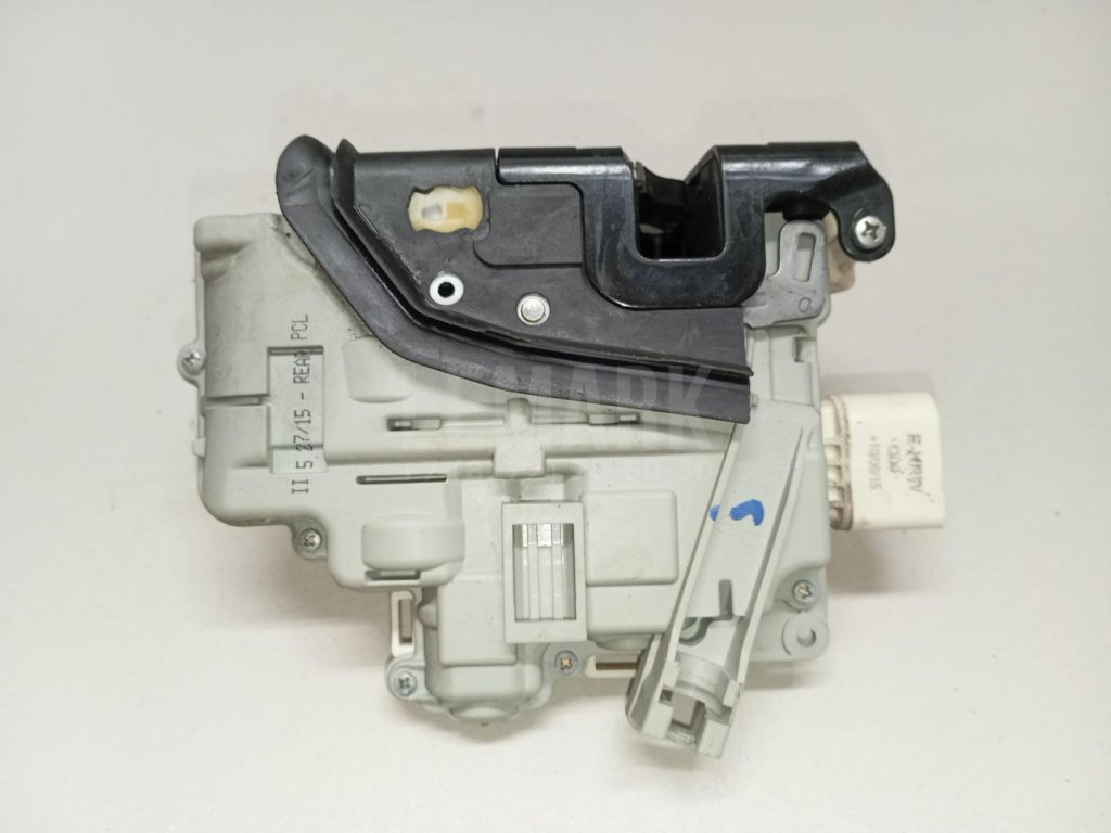 Замок двери задней правой