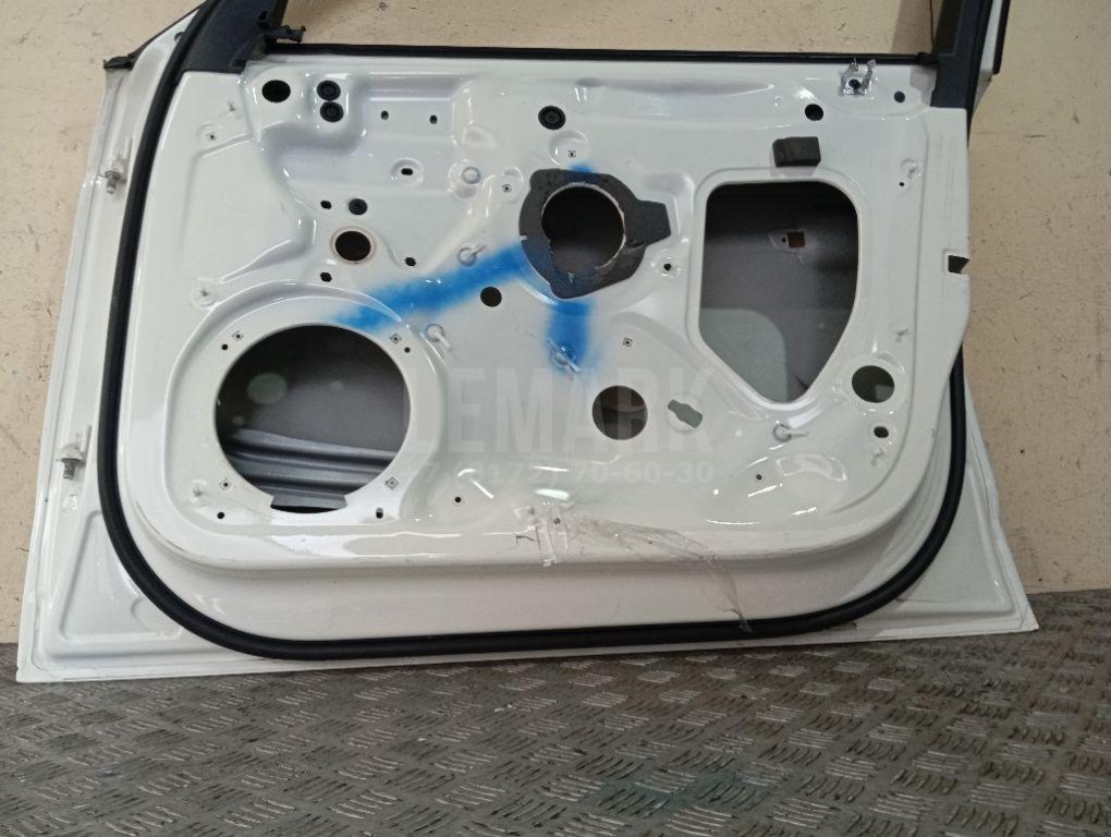 Дверь передняя правая