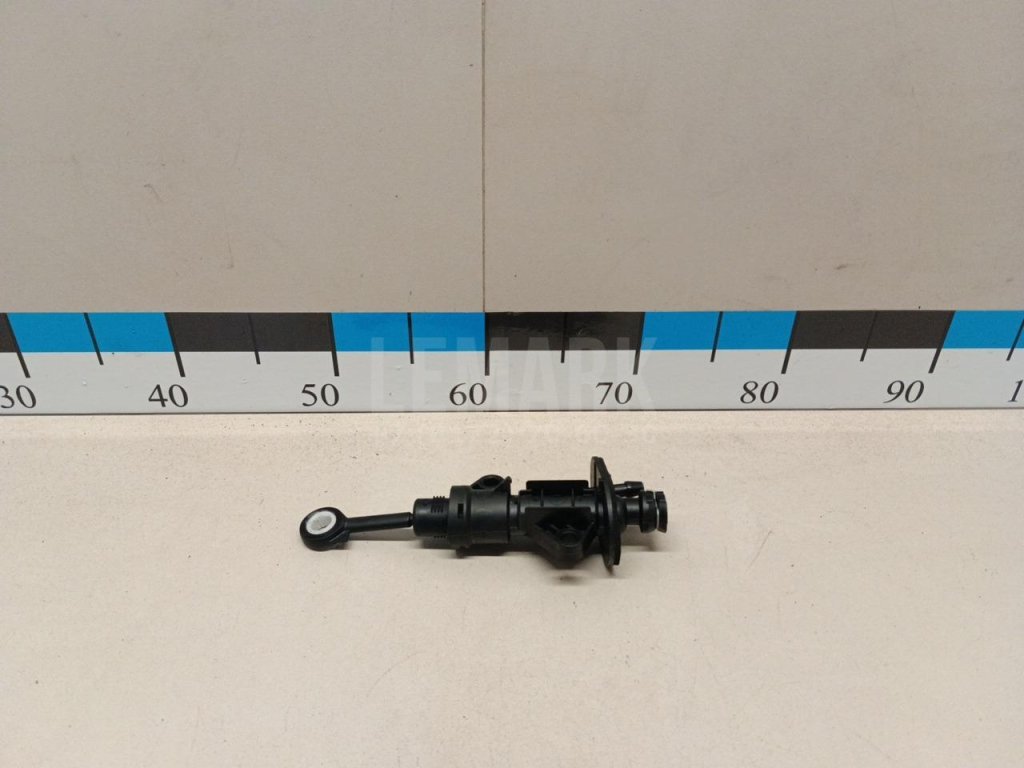 Цилиндр сцепления главный