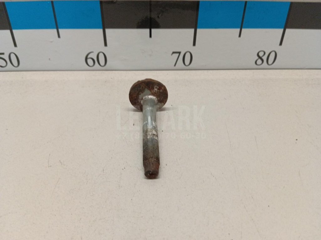 Болт развала задних колес