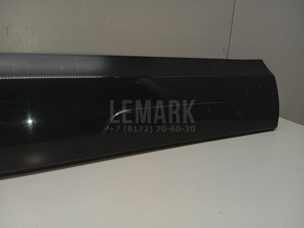 Накладка двери передней правой