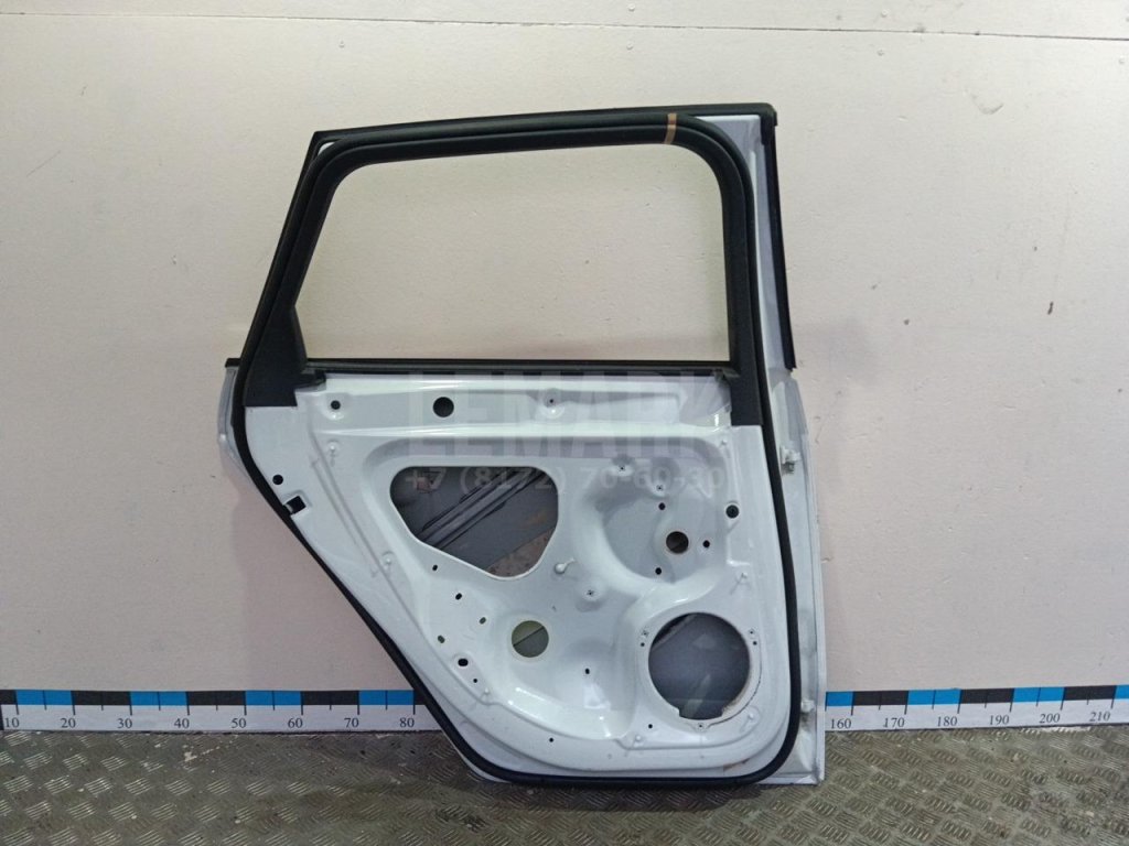 Дверь задняя левая