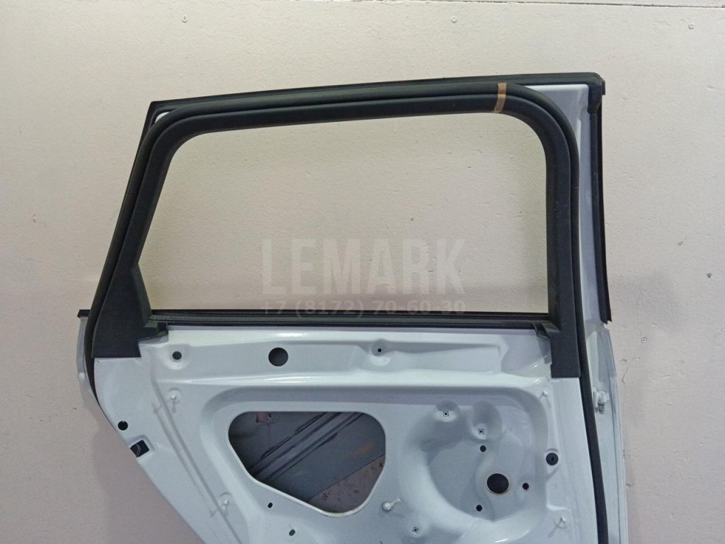 Дверь задняя левая