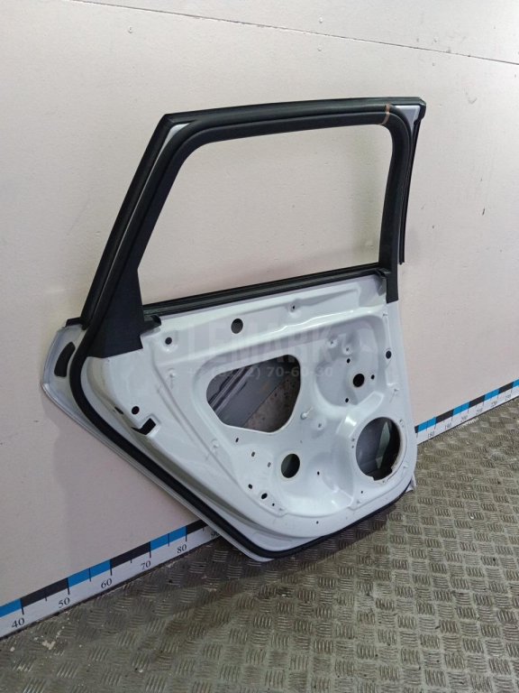 Дверь задняя левая