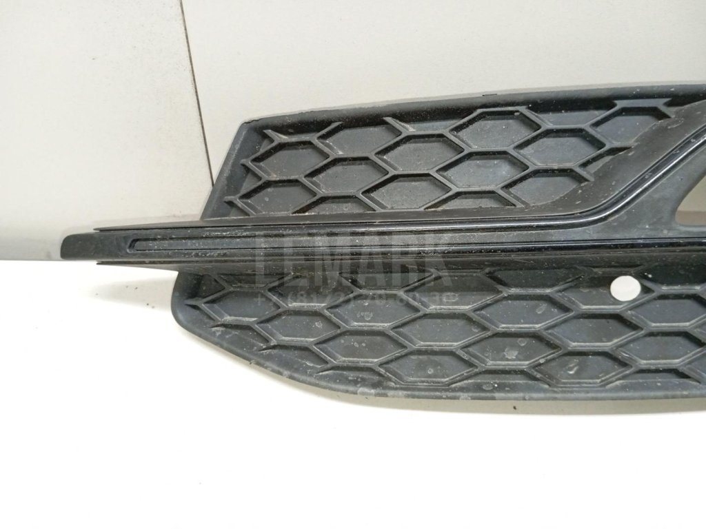 Решетка в бампер левая