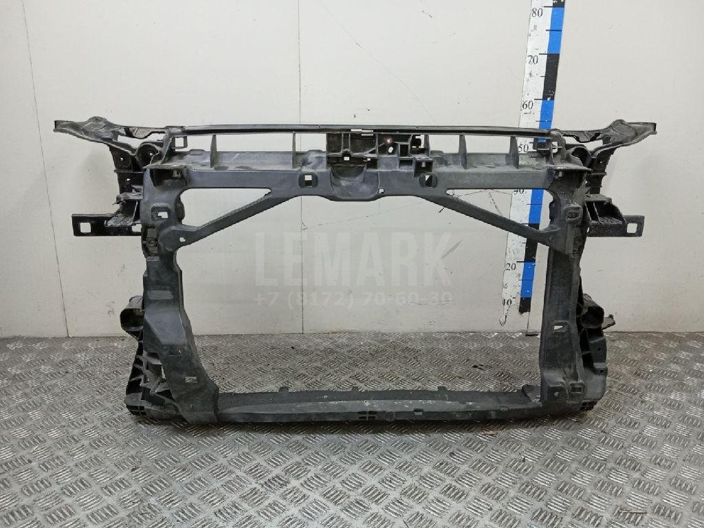 Панель передняя