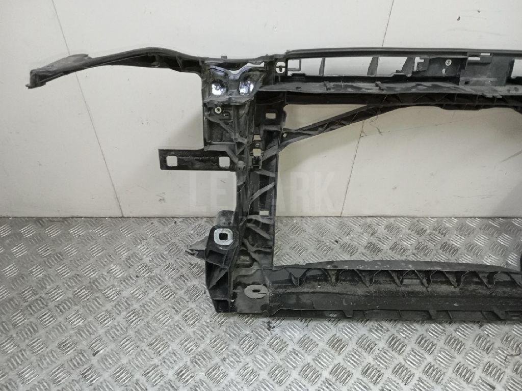 Панель передняя