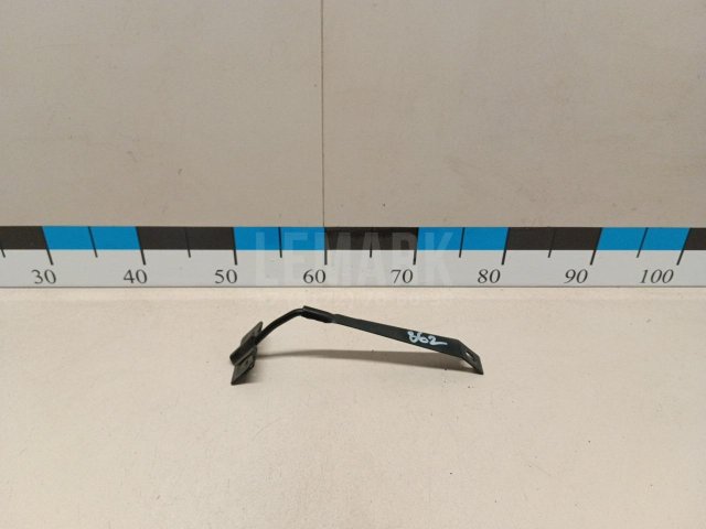 Крючок капота