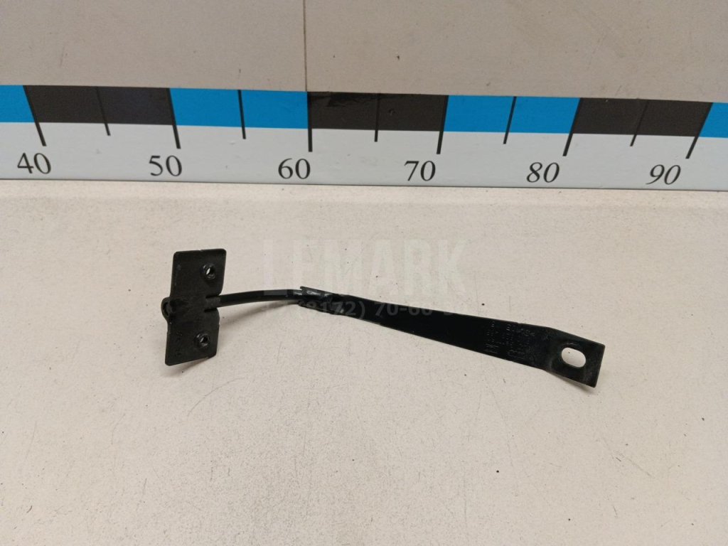 Крючок капота