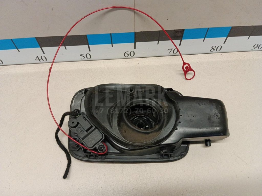 Лючок бензобака