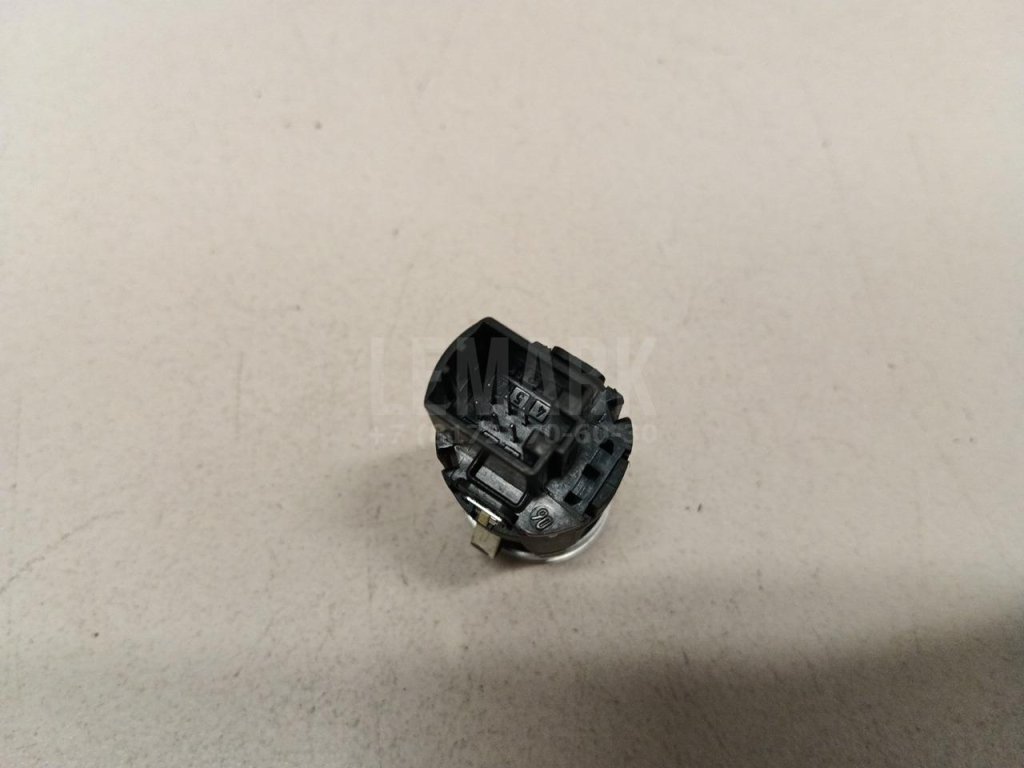 Кнопка запуска двигателя