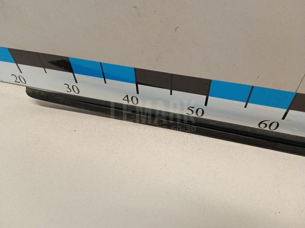 Молдинг лобового стекла