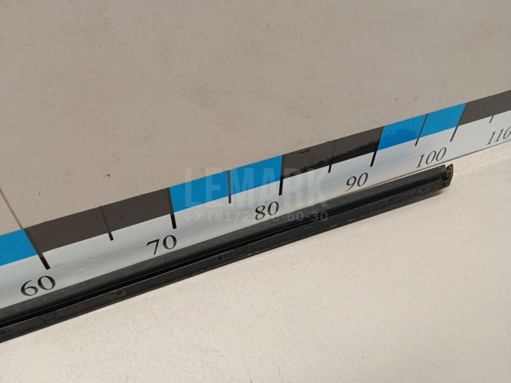 Молдинг лобового стекла