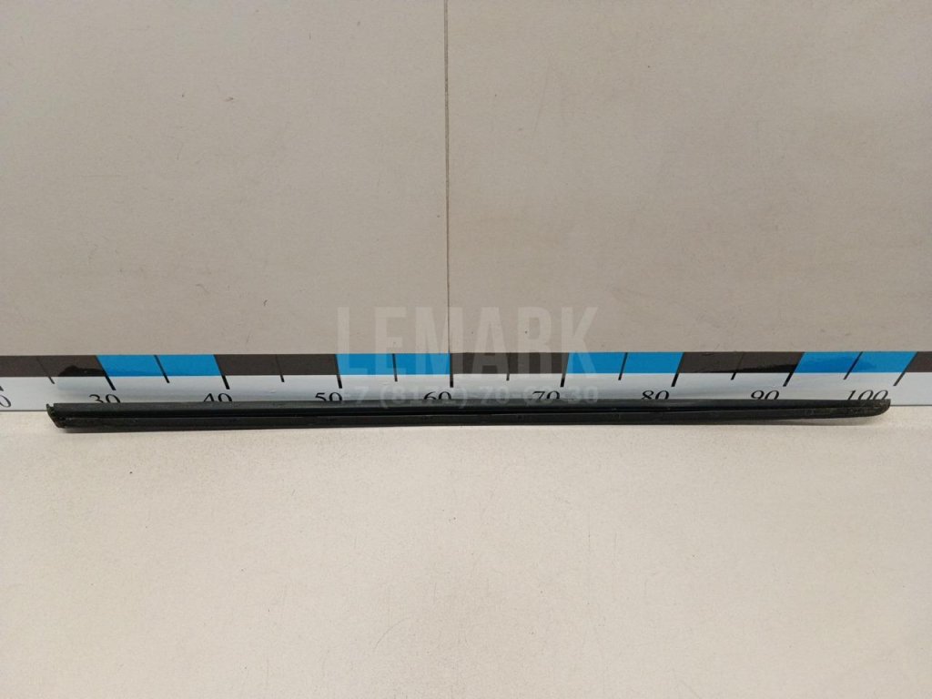 Молдинг лобового стекла