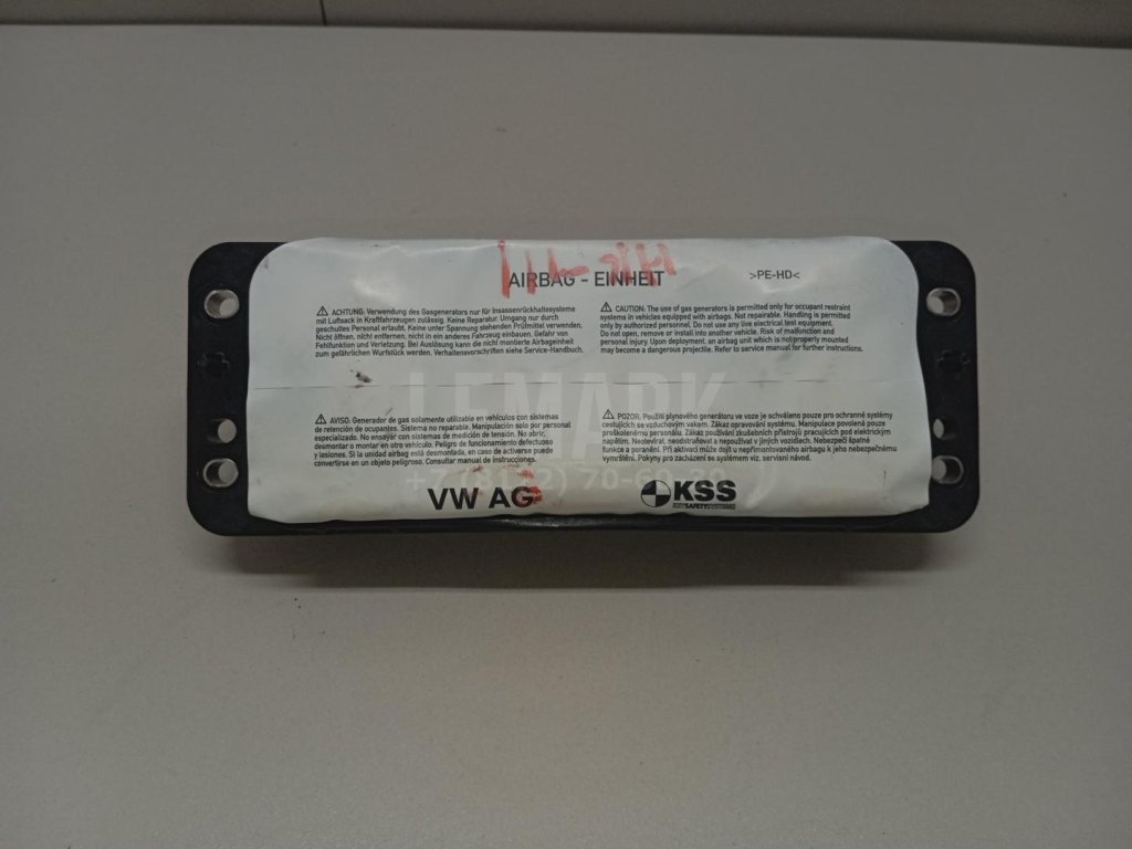 Подушка безопасности пассажирская (в торпедо)