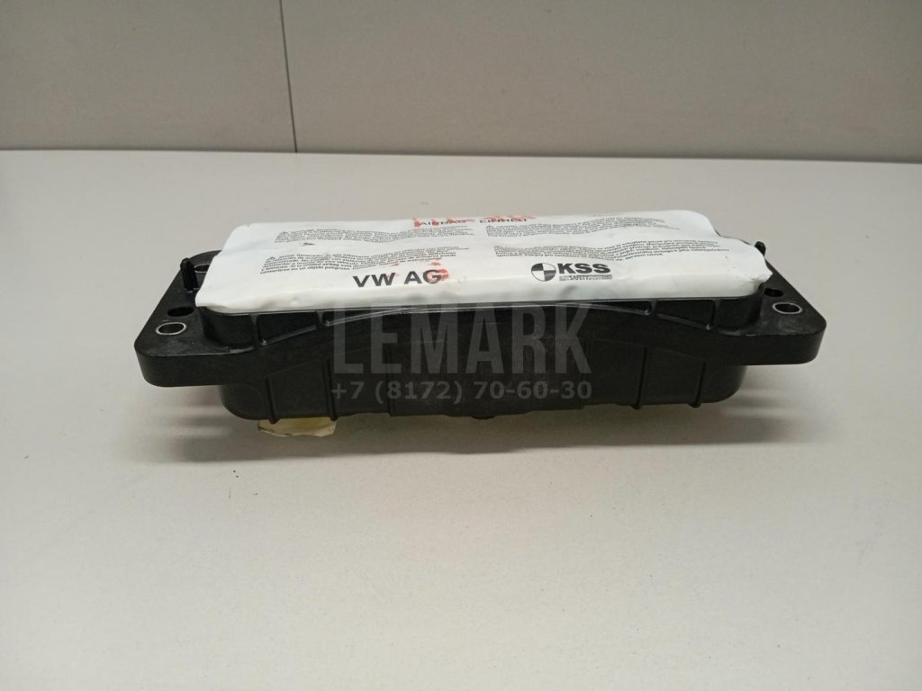 Подушка безопасности пассажирская (в торпедо)