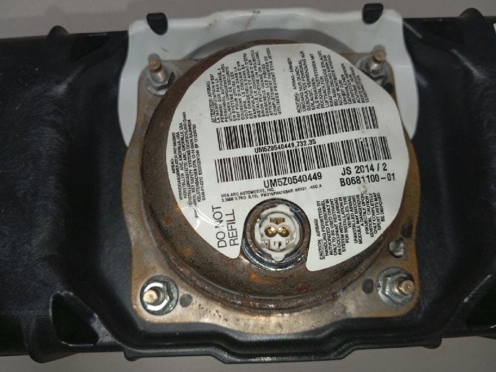 Подушка безопасности пассажирская (в торпедо)