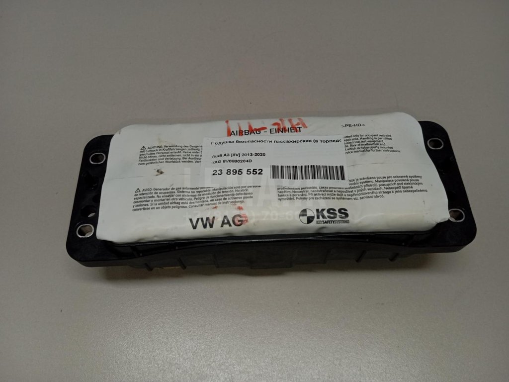 Подушка безопасности пассажирская (в торпедо)