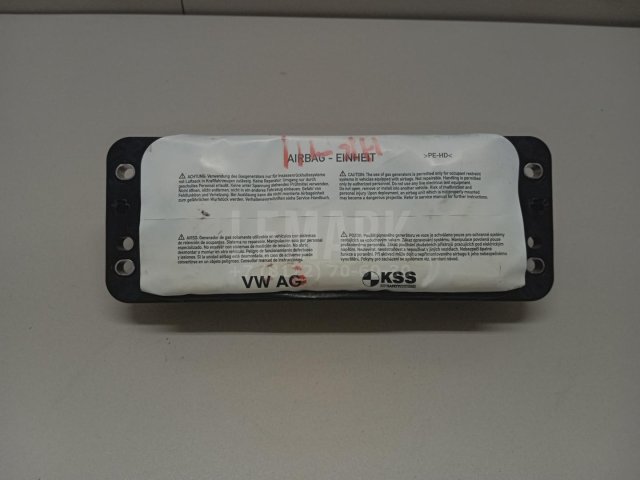 Подушка безопасности пассажирская (в торпедо)