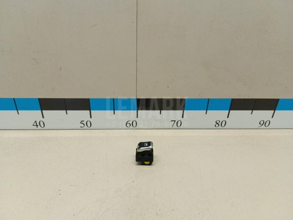 Кнопка стеклоподъемника