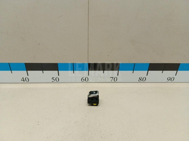 Кнопка стеклоподъемника