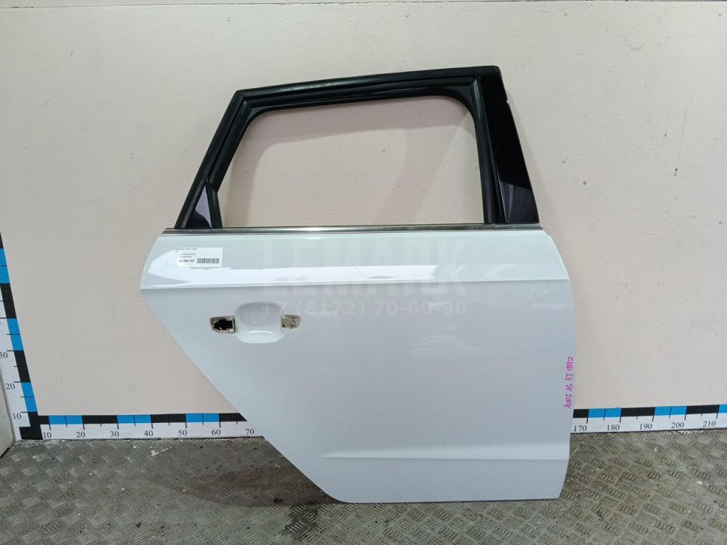Дверь задняя правая