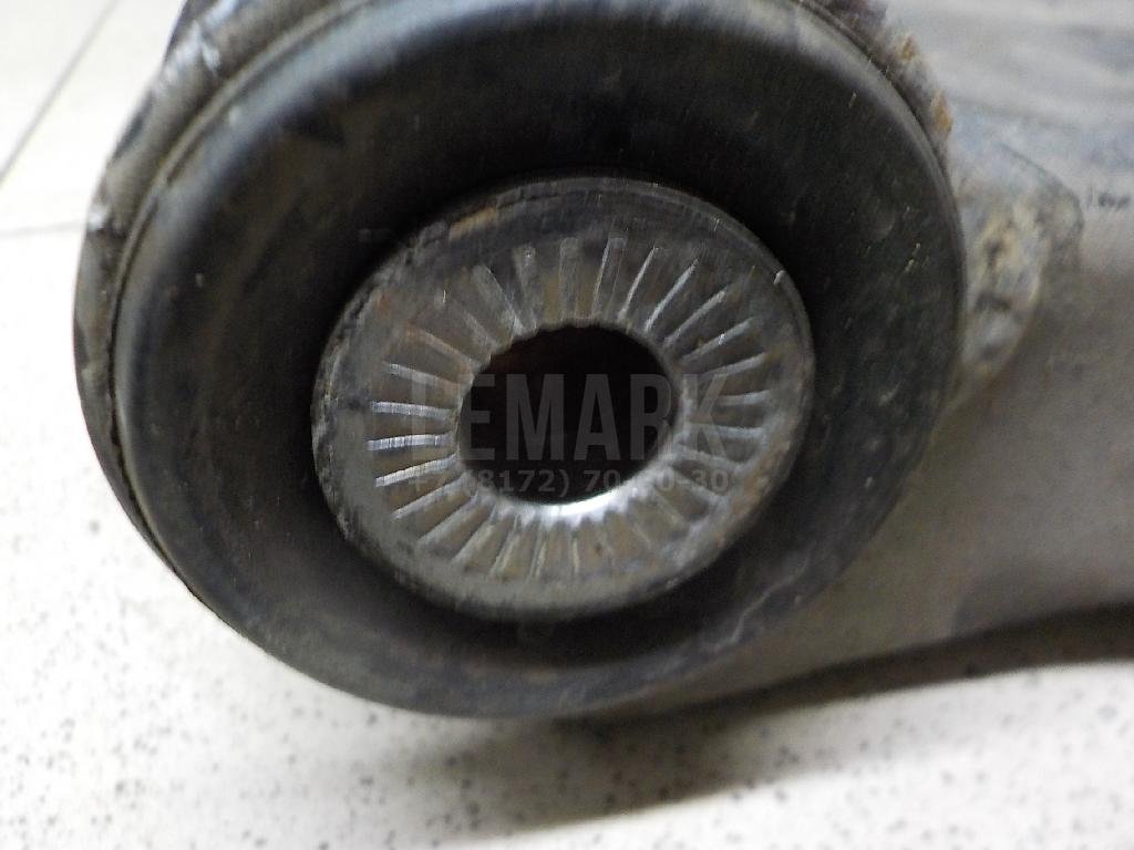 Рычаг передний левый