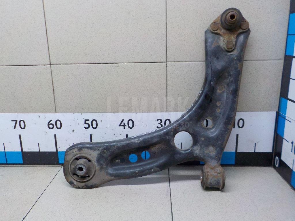 Рычаг передний левый