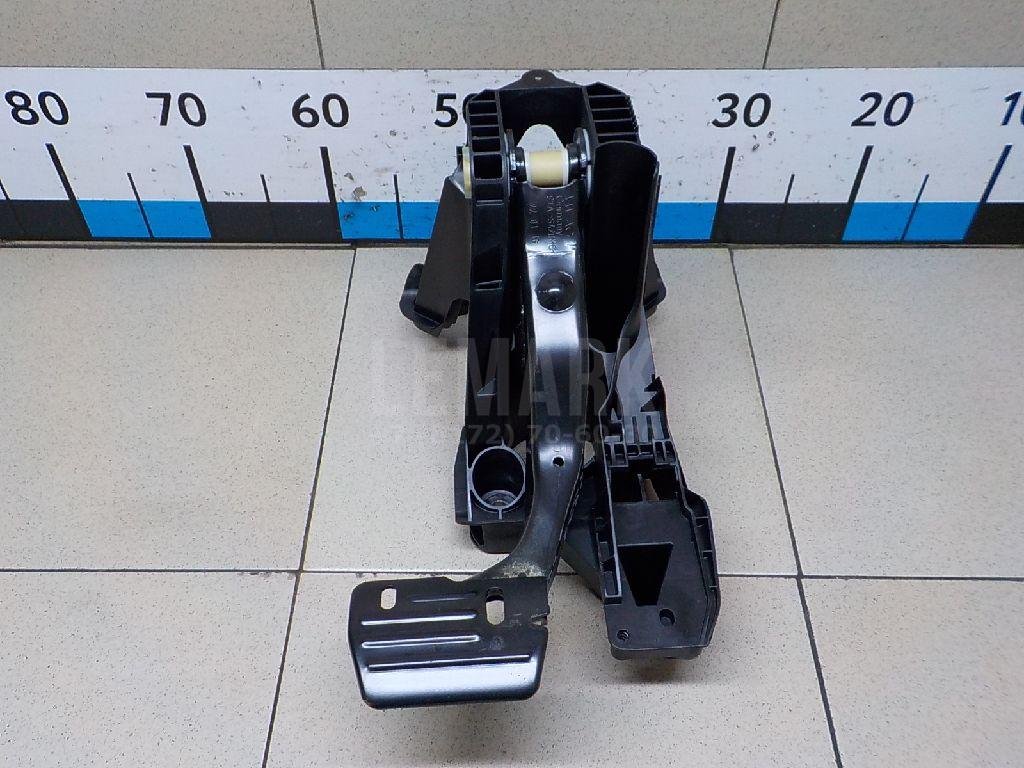 Педаль тормоза