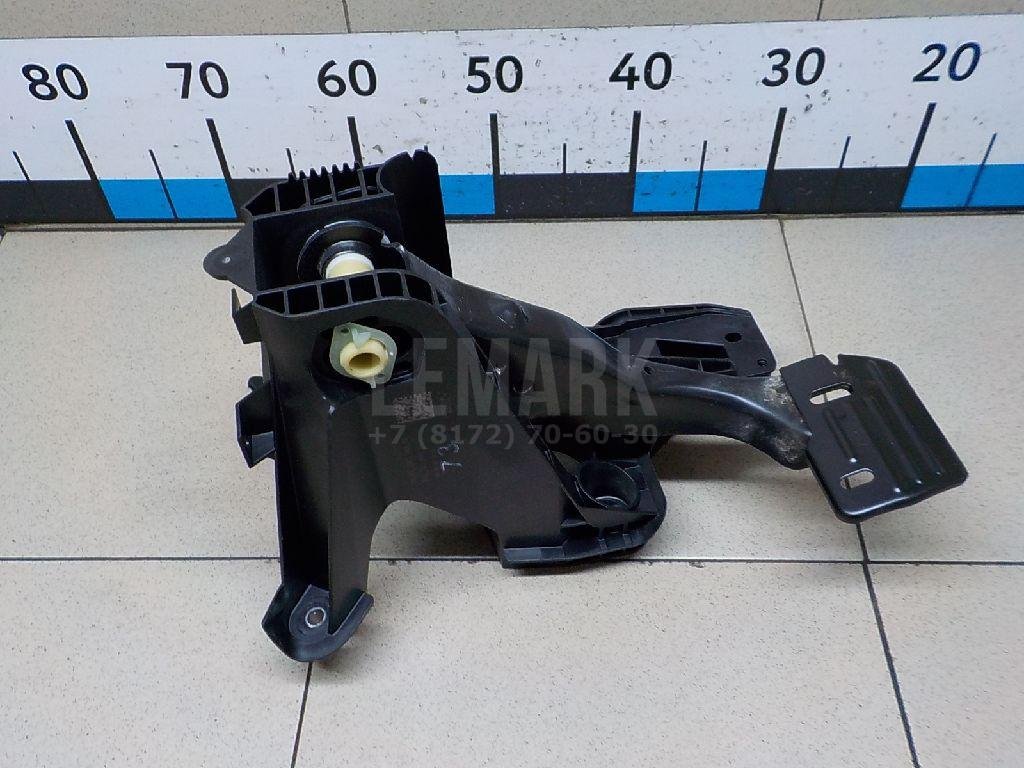 Педаль тормоза