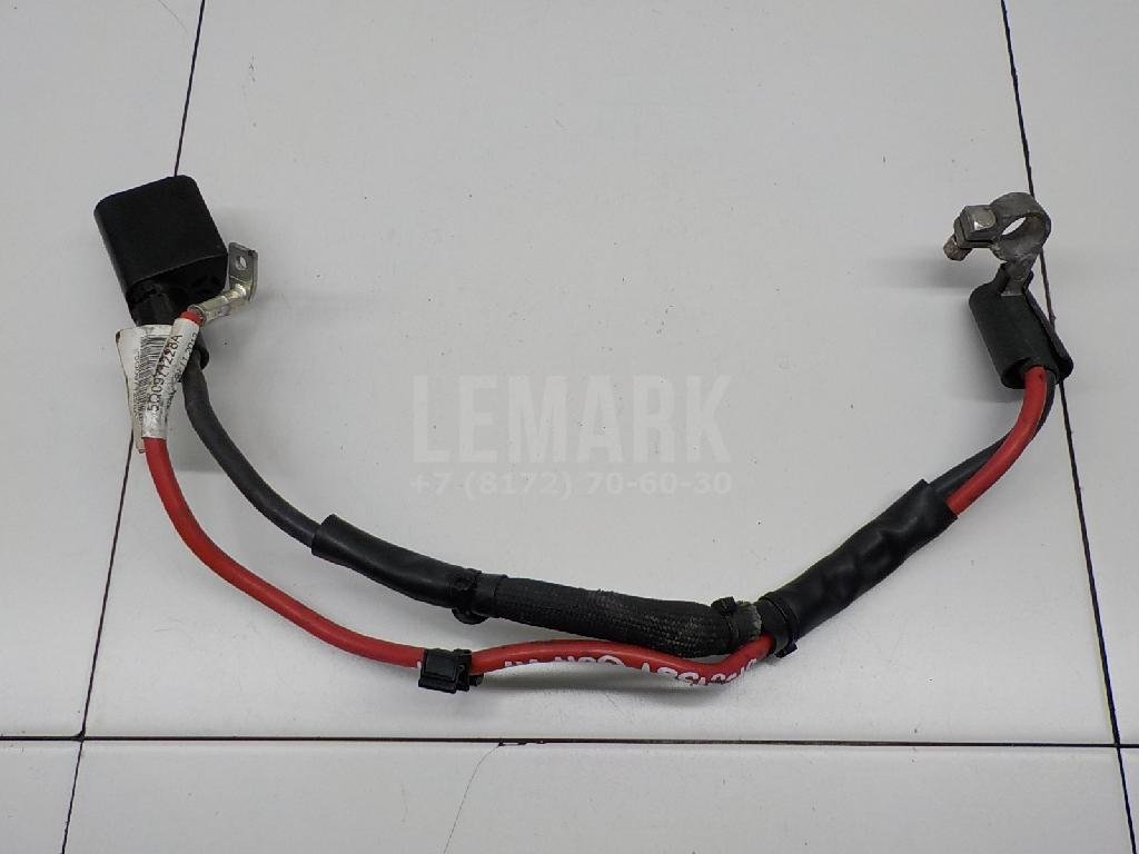 Клемма аккумулятора плюс