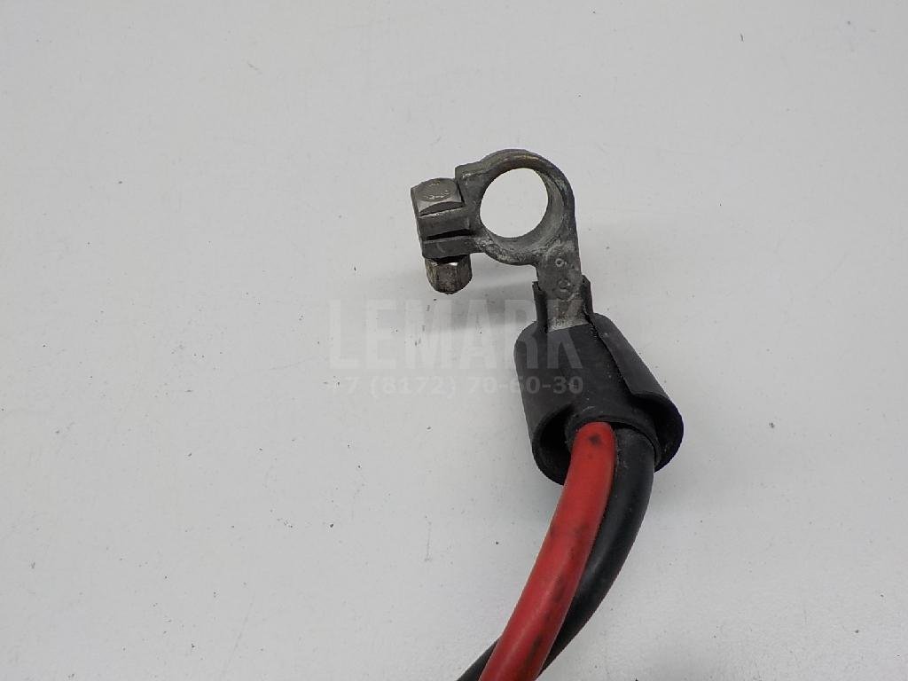 Клемма аккумулятора плюс