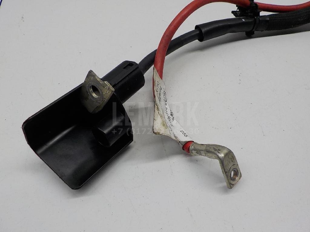 Клемма аккумулятора плюс